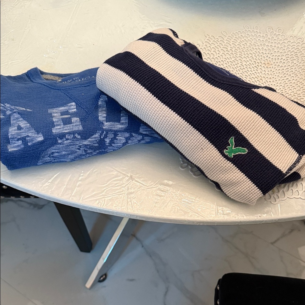 American Eagle Outfitters Blue Graphic Tee